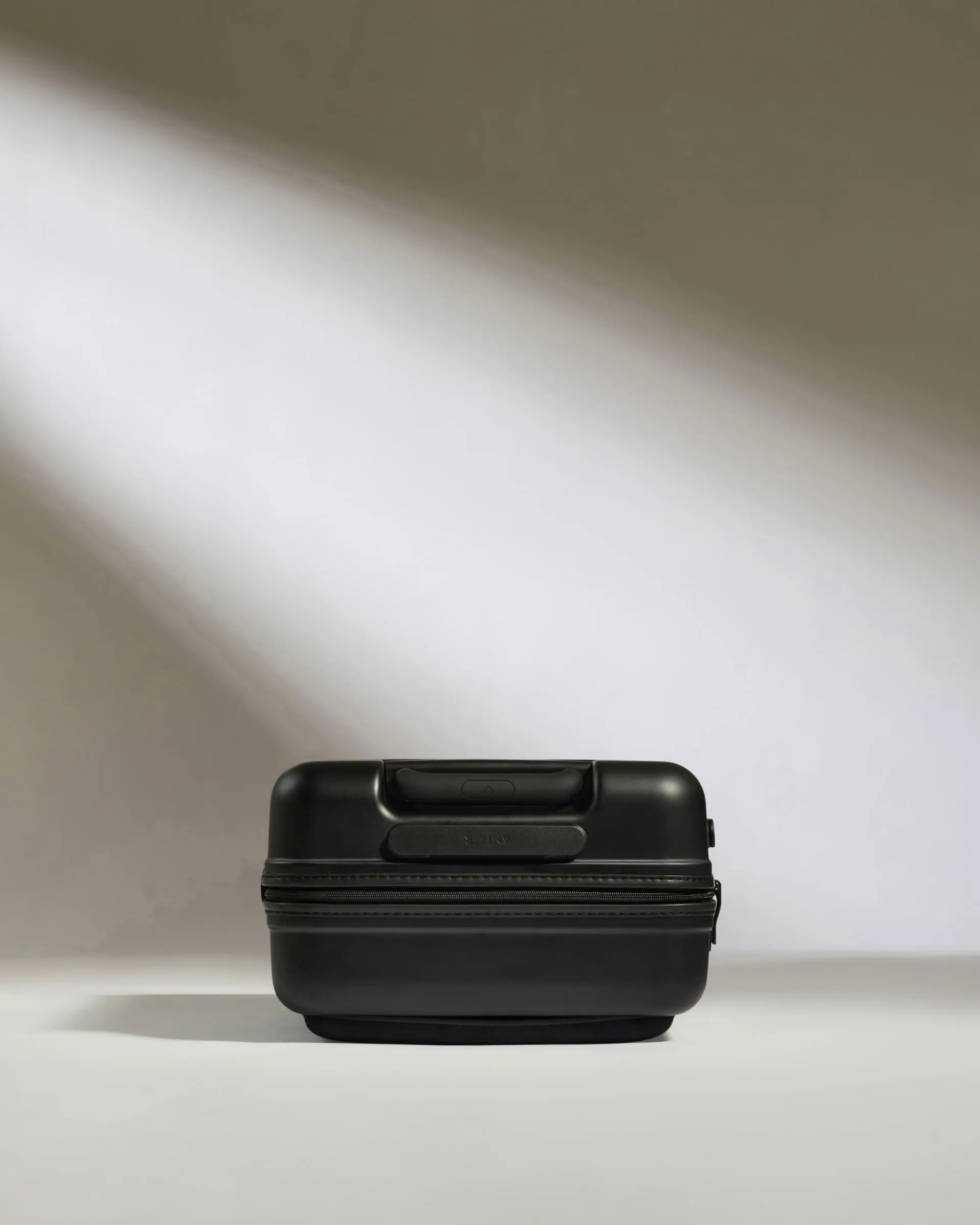 Cabin with Pocket Suitcase in Black - Icon Stripe