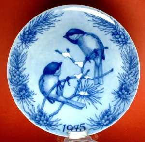 Christmas 1975 Chickadees Plate Grafburg Germany Birds Blue And White