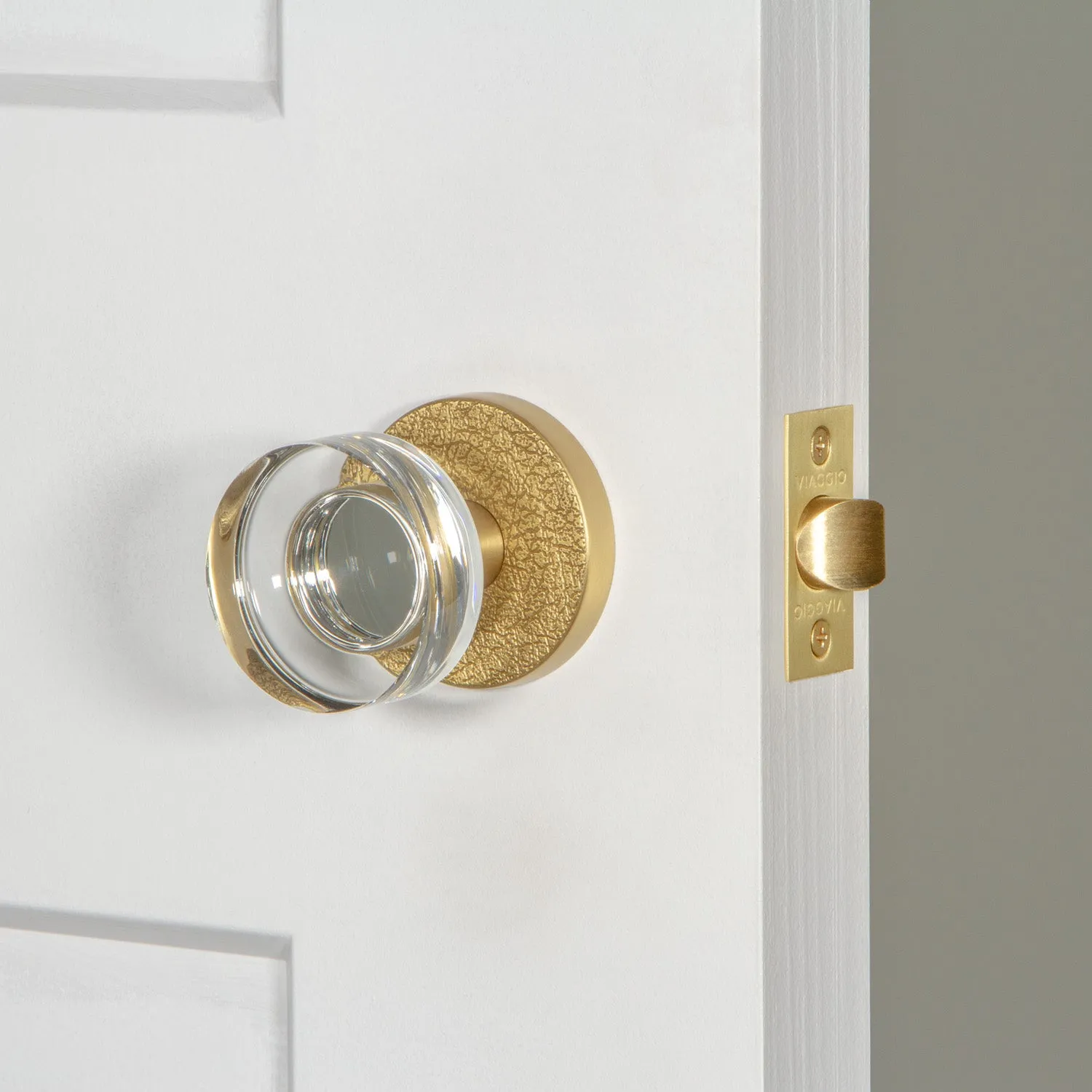 Circolo Leather Rosette with Circolo Crystal Knob in Satin Brass