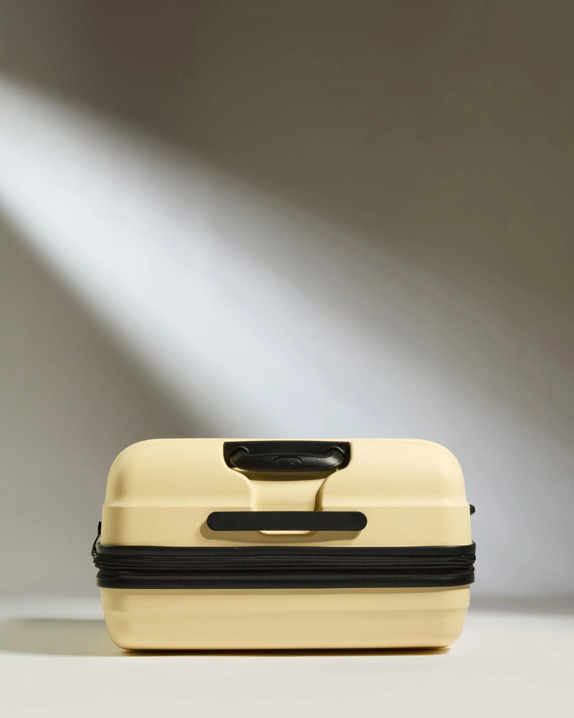 Large Suitcase in Pale Yellow - Juno