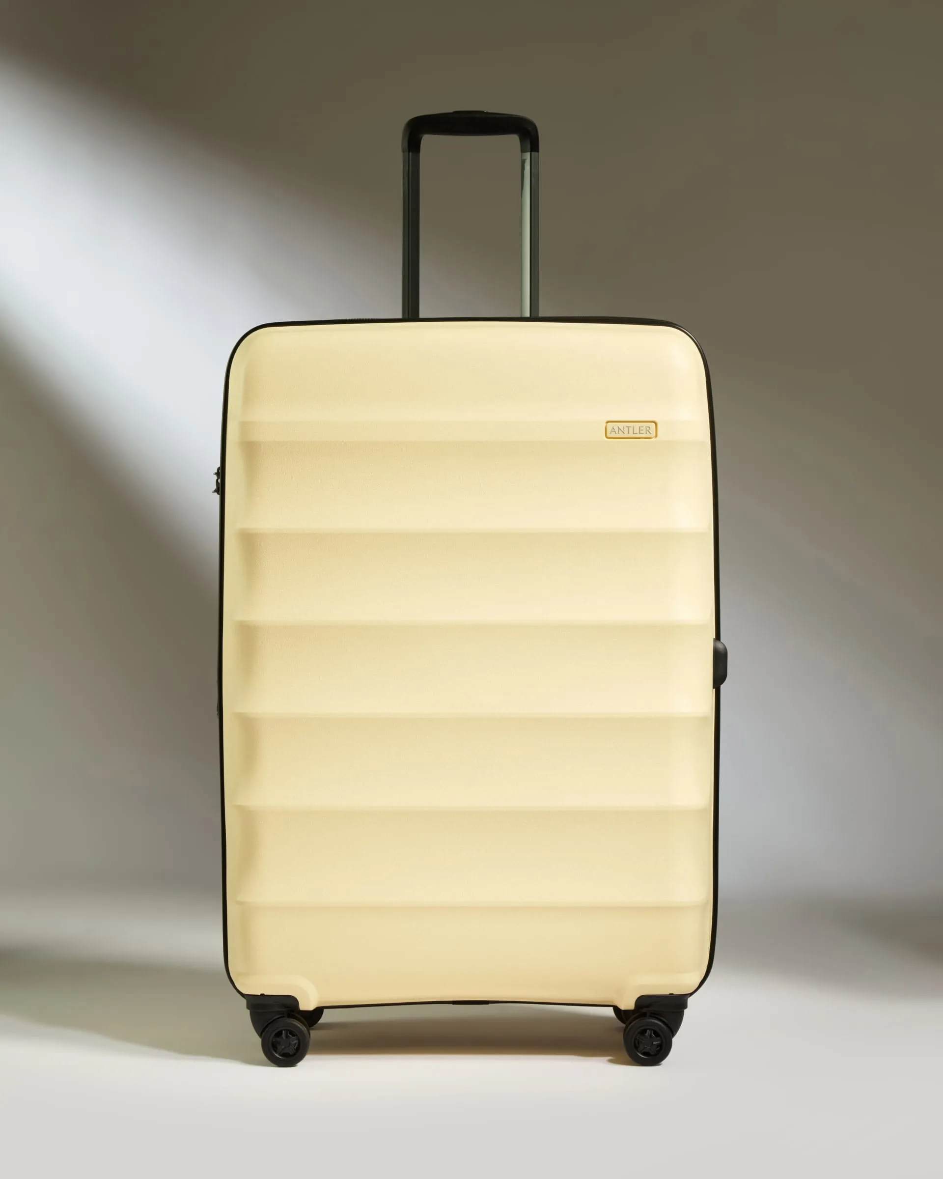 Large Suitcase in Pale Yellow - Juno