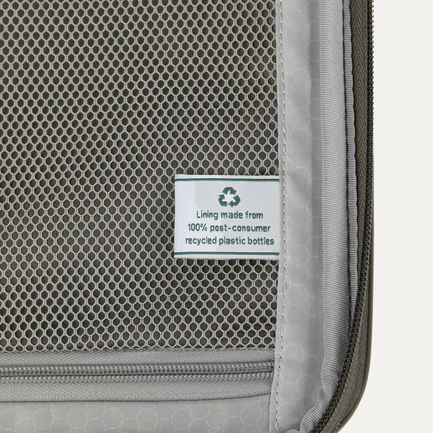 Maxlite® Air Medium Check-In Hardside Spinner